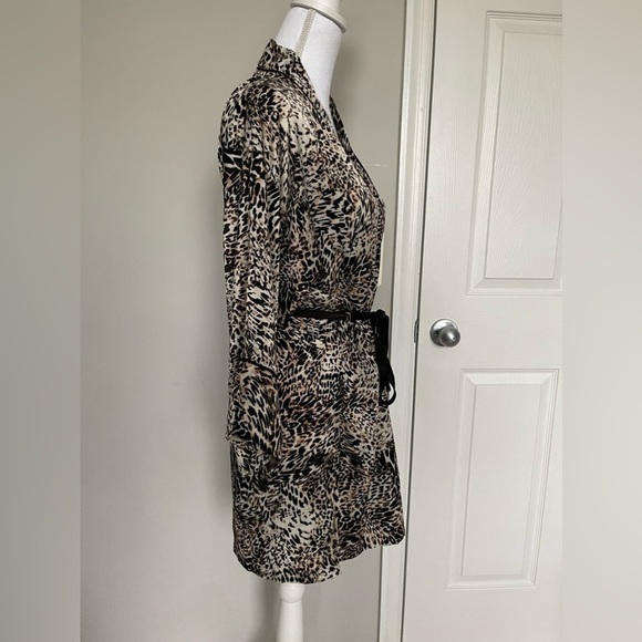NWT In Bloom by Jonquil Leopard Print Satin Wrap Robe S/XS - Picture 2 of 7